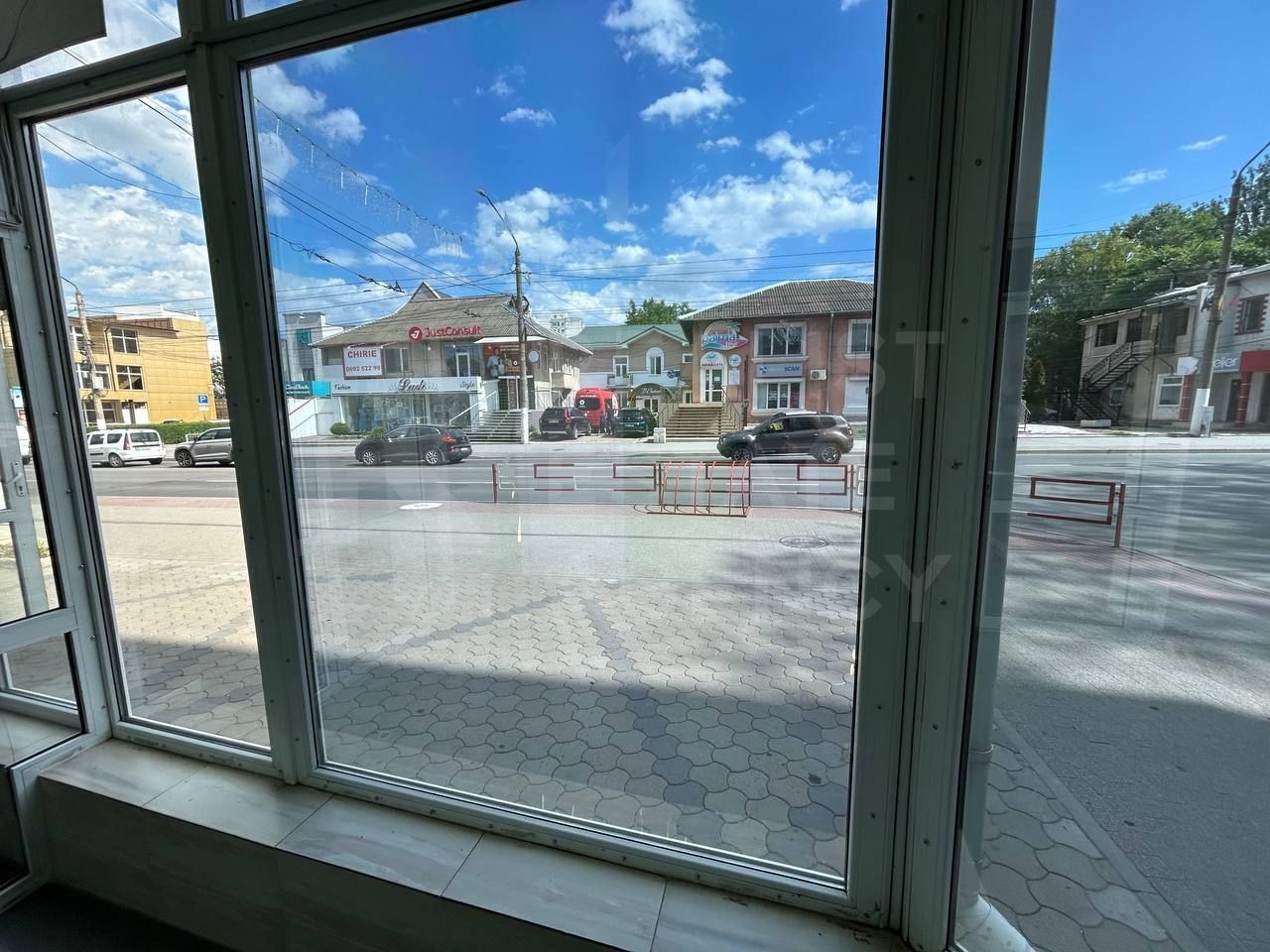 Chirie, spațiu comercial, 47 mp str. Ștefan cel Mare, Bălți - Poză 2