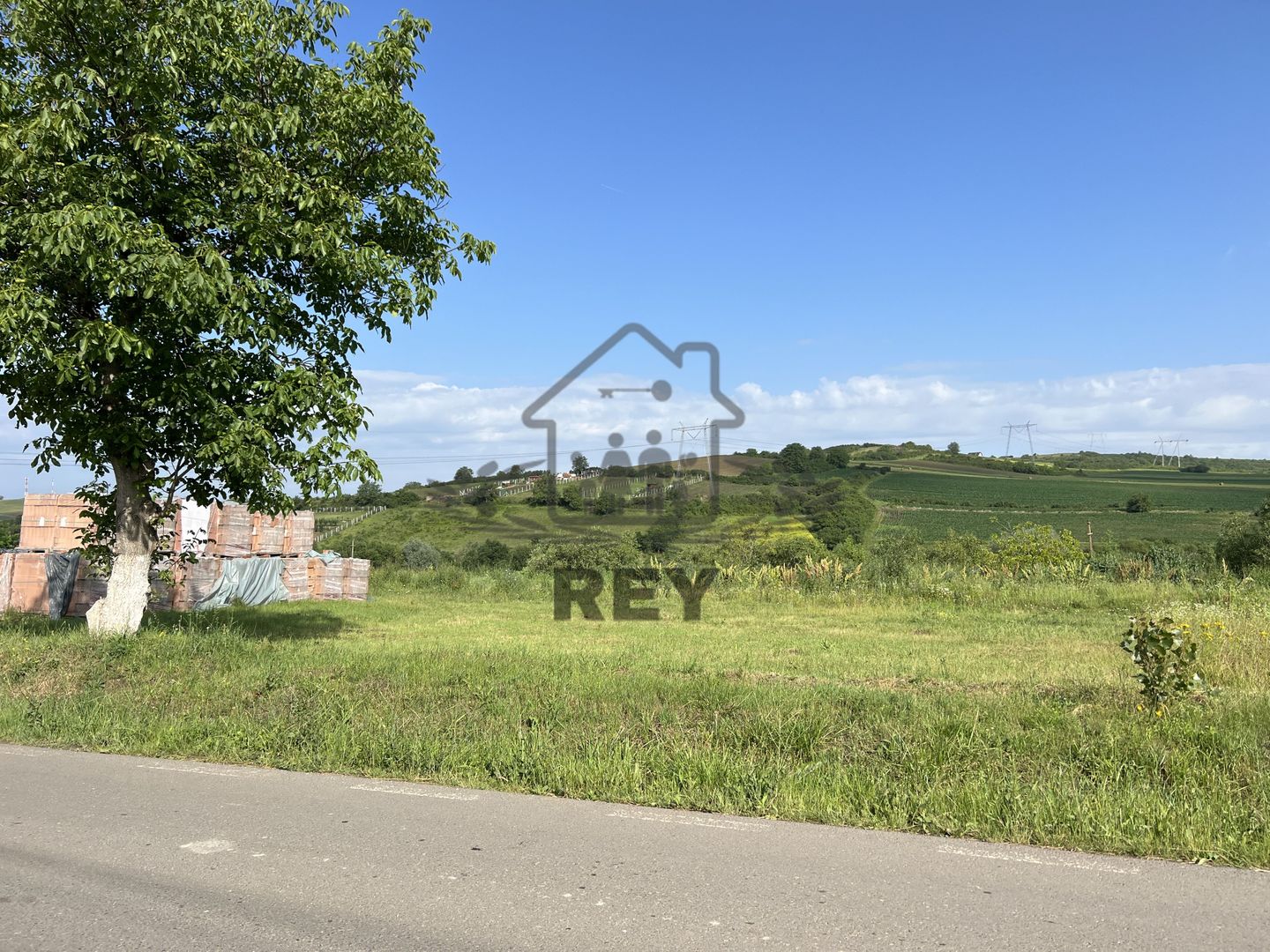 Teren HALA de vanzare iesirea din Sura Mare spre Hamba. - Poză 2