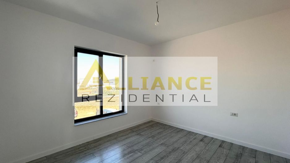 Casa Individuala de vanzare - Teren 350 mp | 4 camere - 3 bai - Poză 18