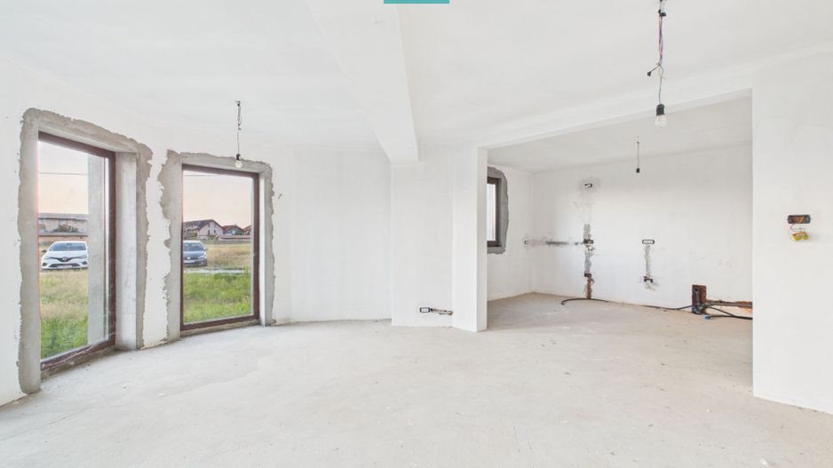 Casă individuală cu 6 camere în Sânandrei - Poză 3