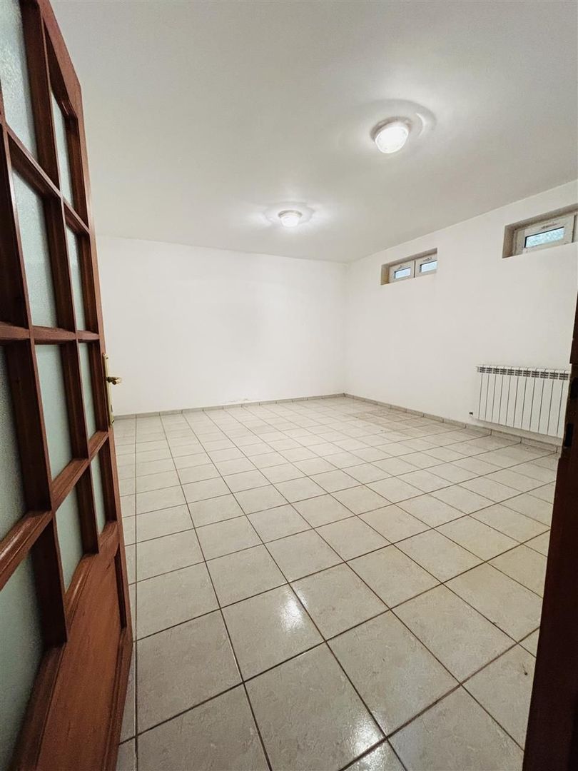 VILA CU 14 CAMERE SI 3405 MP TEREN IN SANMARTIN - Poză 17