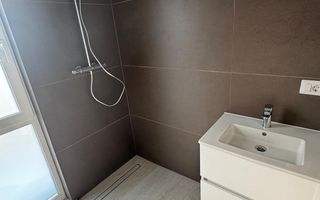Duplex despărțit prin perete dublu/ Garaj - Poză 10