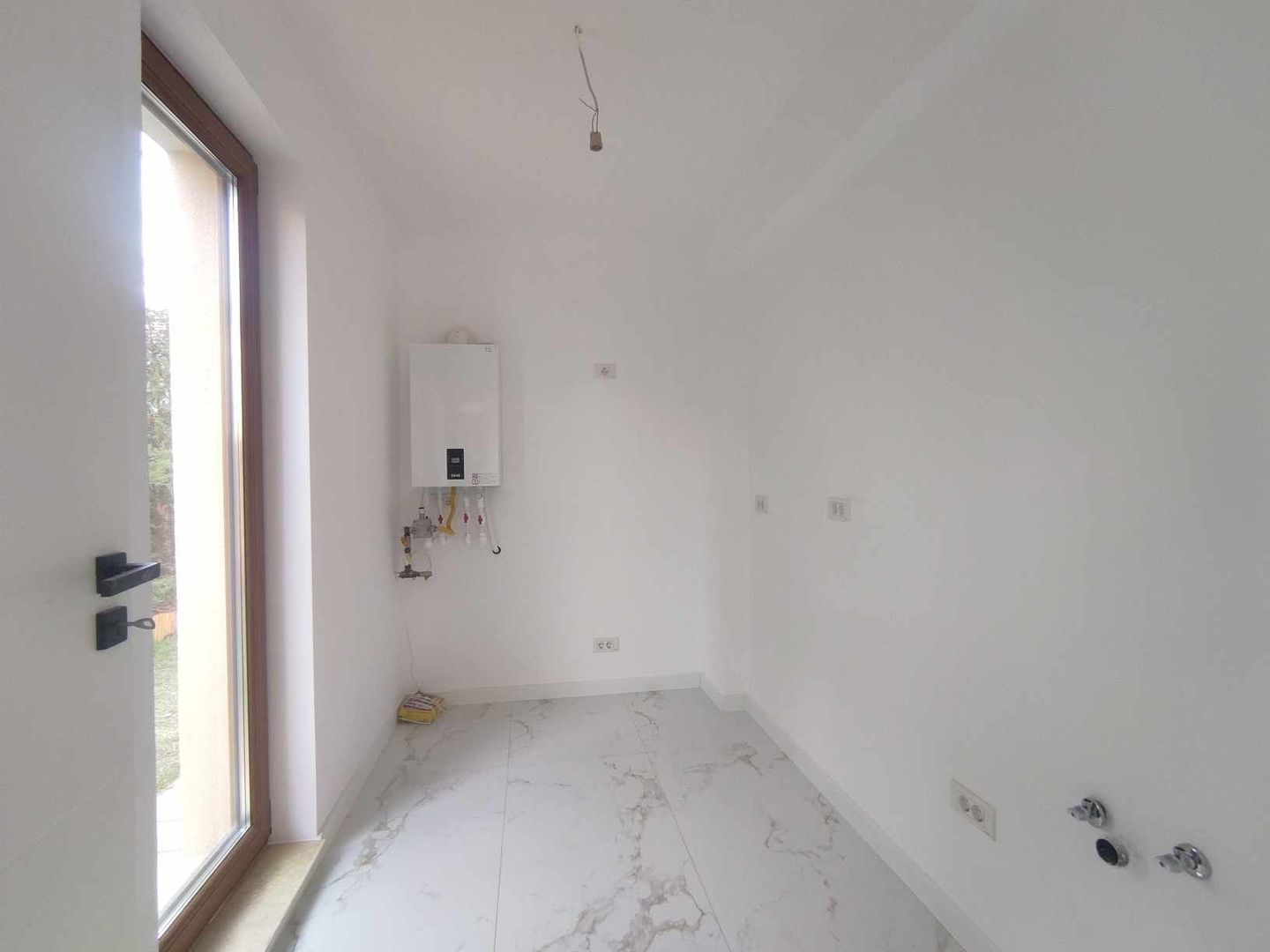 Vanzare apartament 3 camere cu gradina la 5 minute de metrou - Poză 13