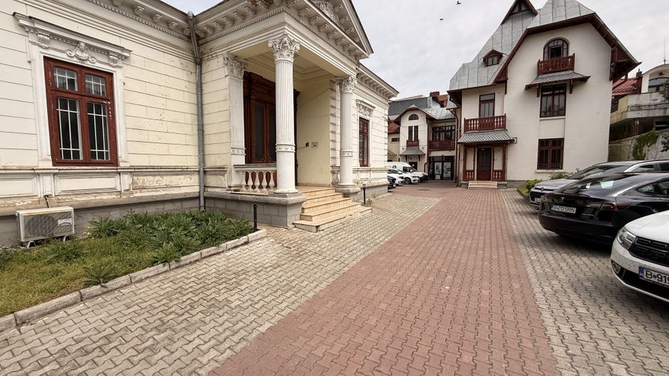 Vila Ultracentrala Monument Istoric restaurat - 12 locuri parcare - Poză 1