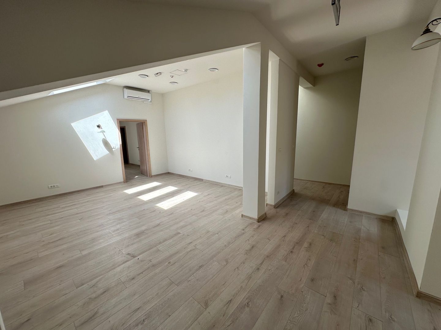 Saptii de birouri Ultracentral suprafețe de la 28 - 940 mp - Poză 29
