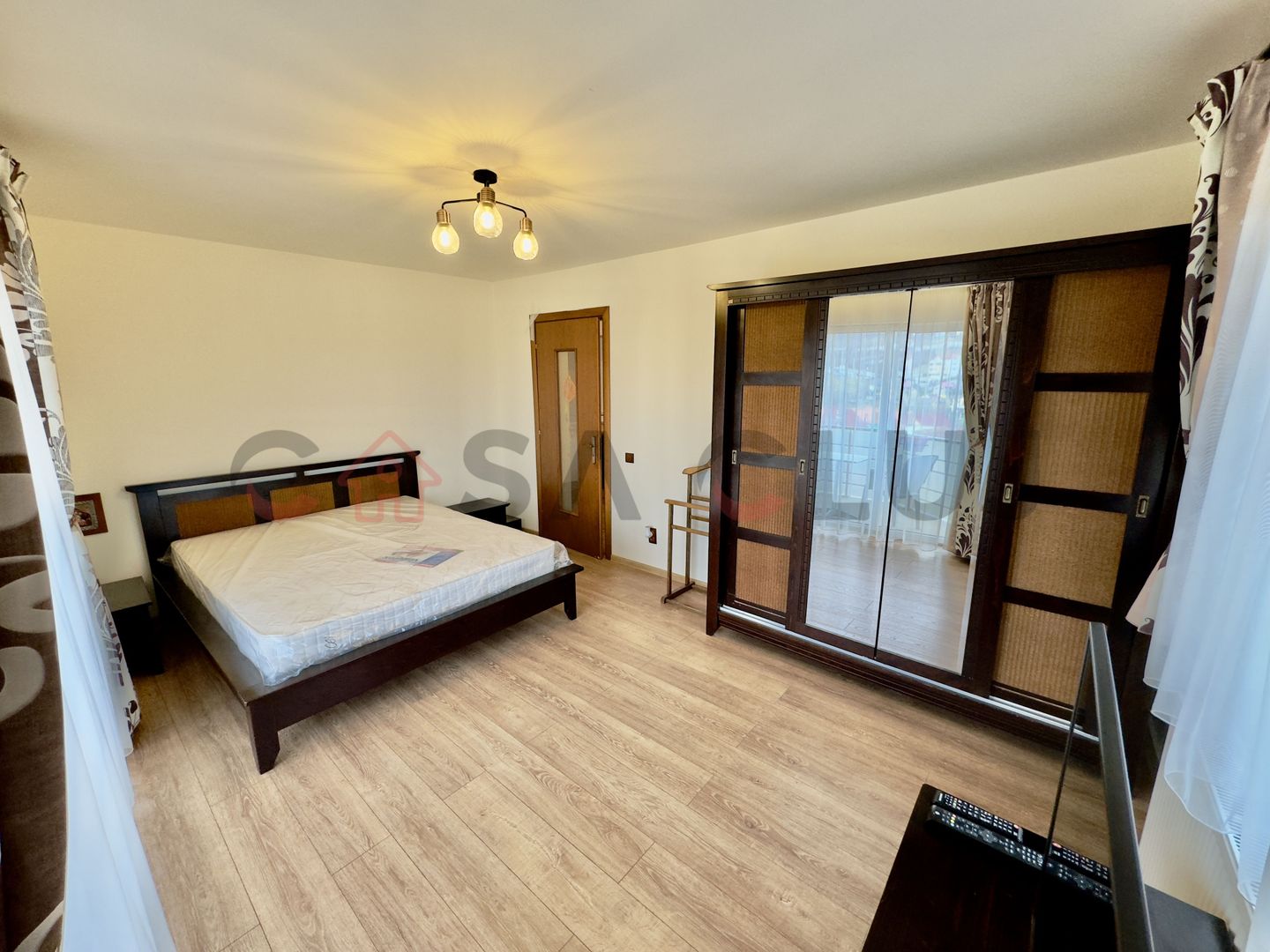 Apartament superb cu 2 camere, renovat , view panoramic, zona Dennver! - Poză 6