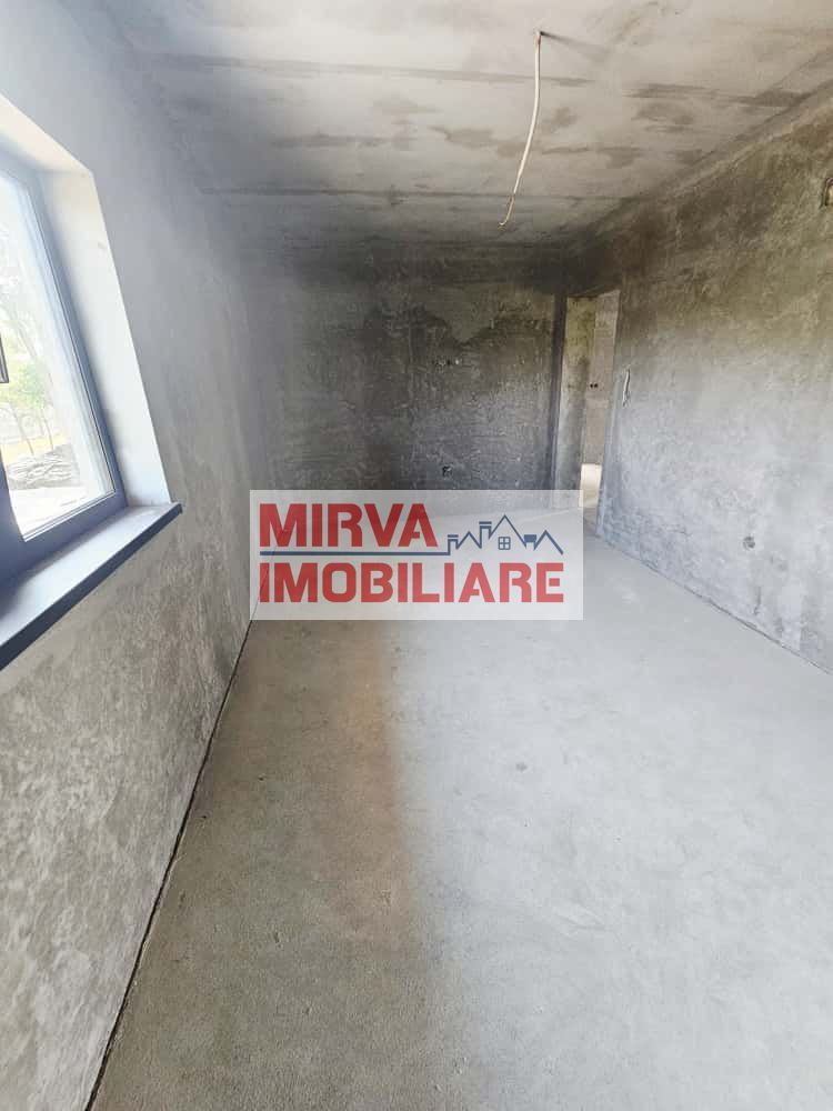🏡 Vilă luminoasă, 4 camere, cu teren generos – Com. Plopu - Poză 48