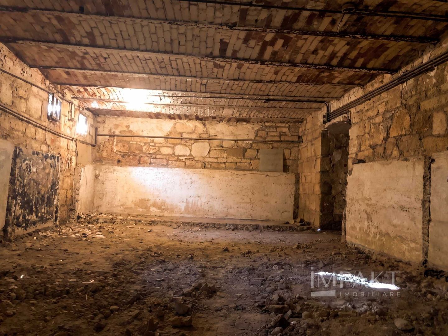 Inchiriez Spațiu Comercial 241 mp – Str. Horea (Demisol cu Cărămidă Istorică & Dublu Acces ISU) - Poză 5