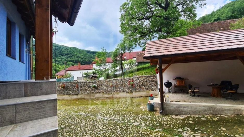 Casa renovata in Fantanele - Poză 6