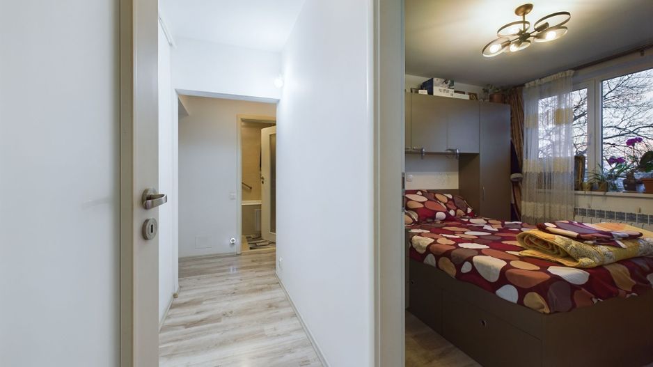 Apartament 3 camere luminos și renovat în zona Apusului - Poză 9