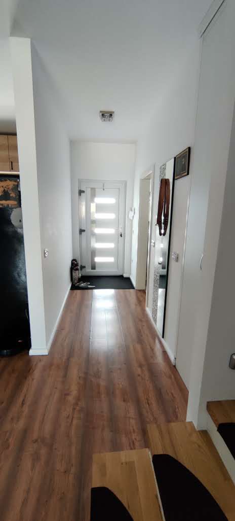 DUPLEX MOSNITA NOUA  98 MP UTILI CU 375 MP TEREN - Poză 18