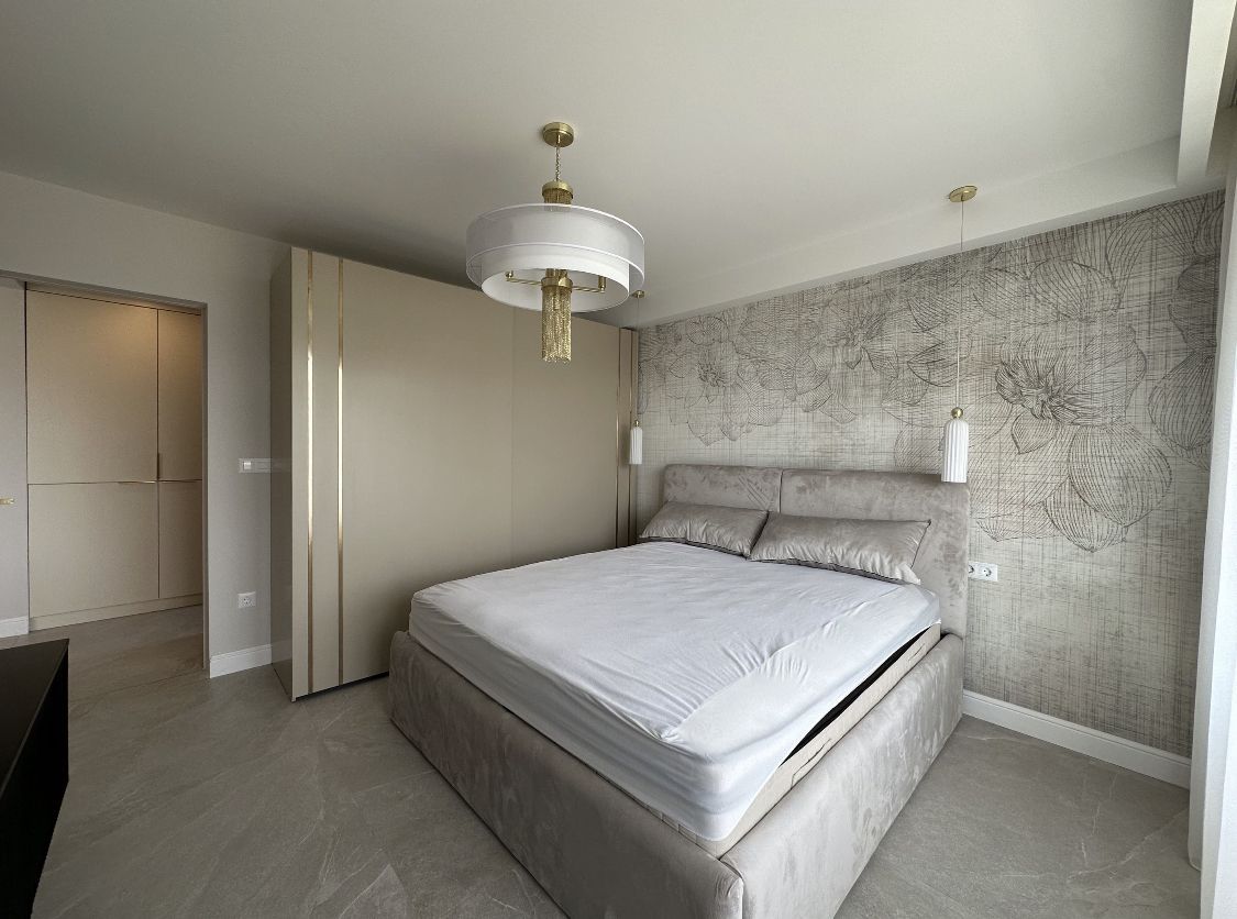 ageuropa.ro vinde apart. 2 cam. mobilat, utilat  LUX la etajul 1. - Poză 1