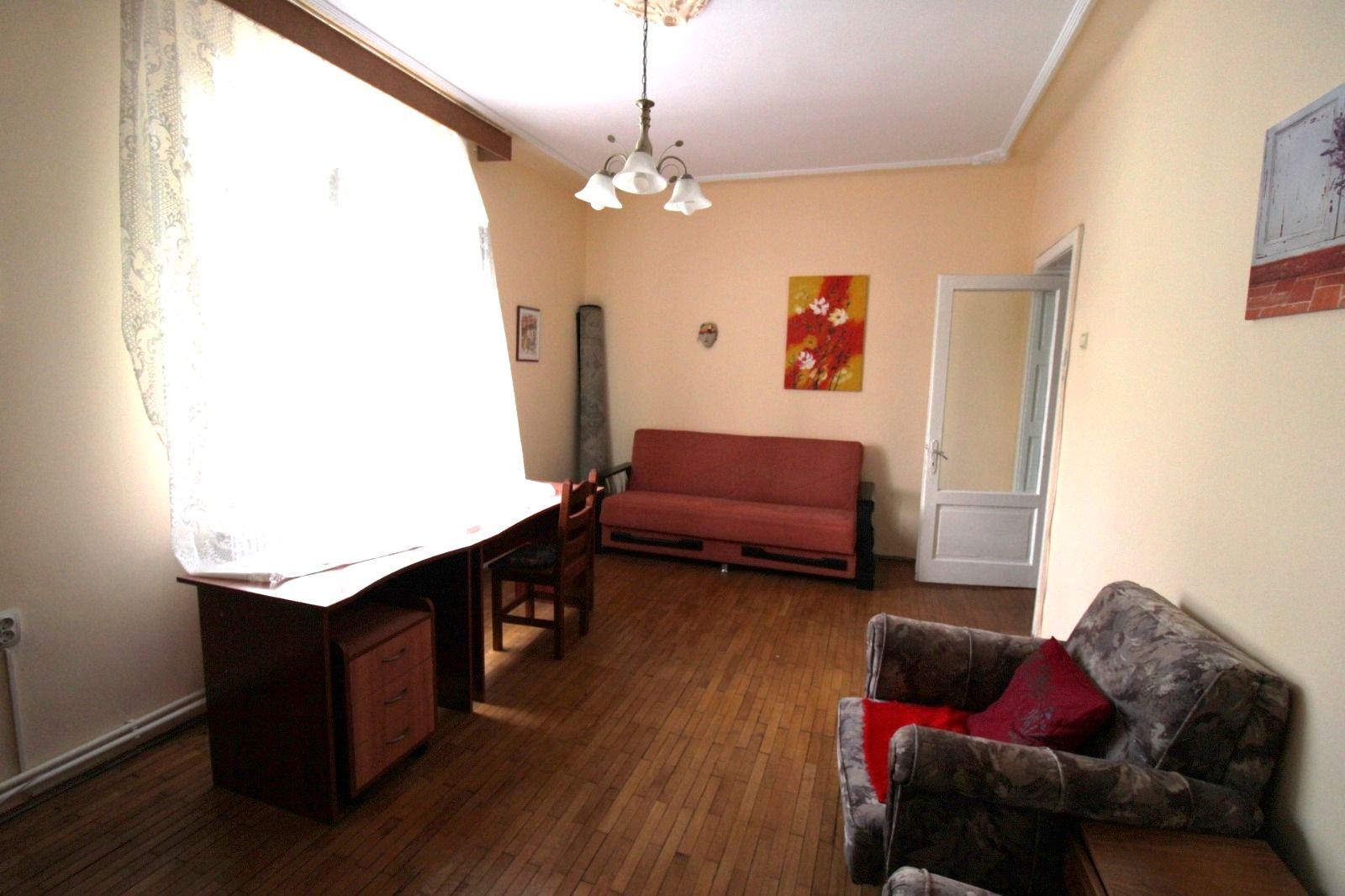 De inchiriat apartament cu 2 camere Gradina Publica et. 4, 300 euro - Poză 1