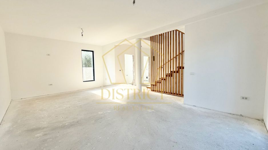 Duplex-uri cu 4 camere, 3 bai si perete coumn dublu in Chisoda, la asfalt. - Poză 1