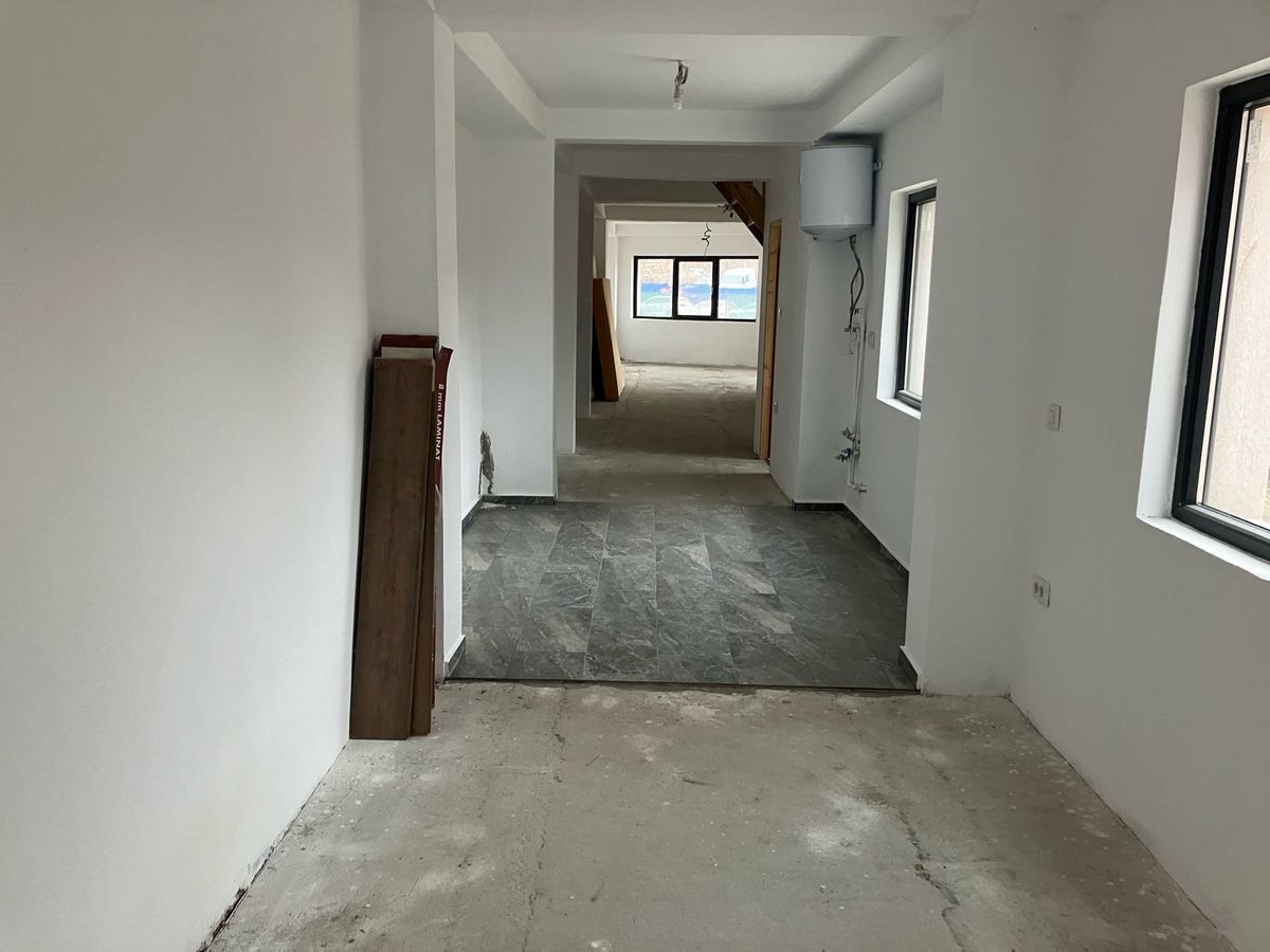 Casa/Vila 6 camere Piata Victoriei, Buzesti / An 2023 - Poză 12