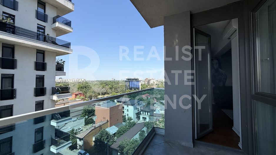 Chirie - Apartament cu terasă și priveliște spre Parcul Verdi - Poză 1