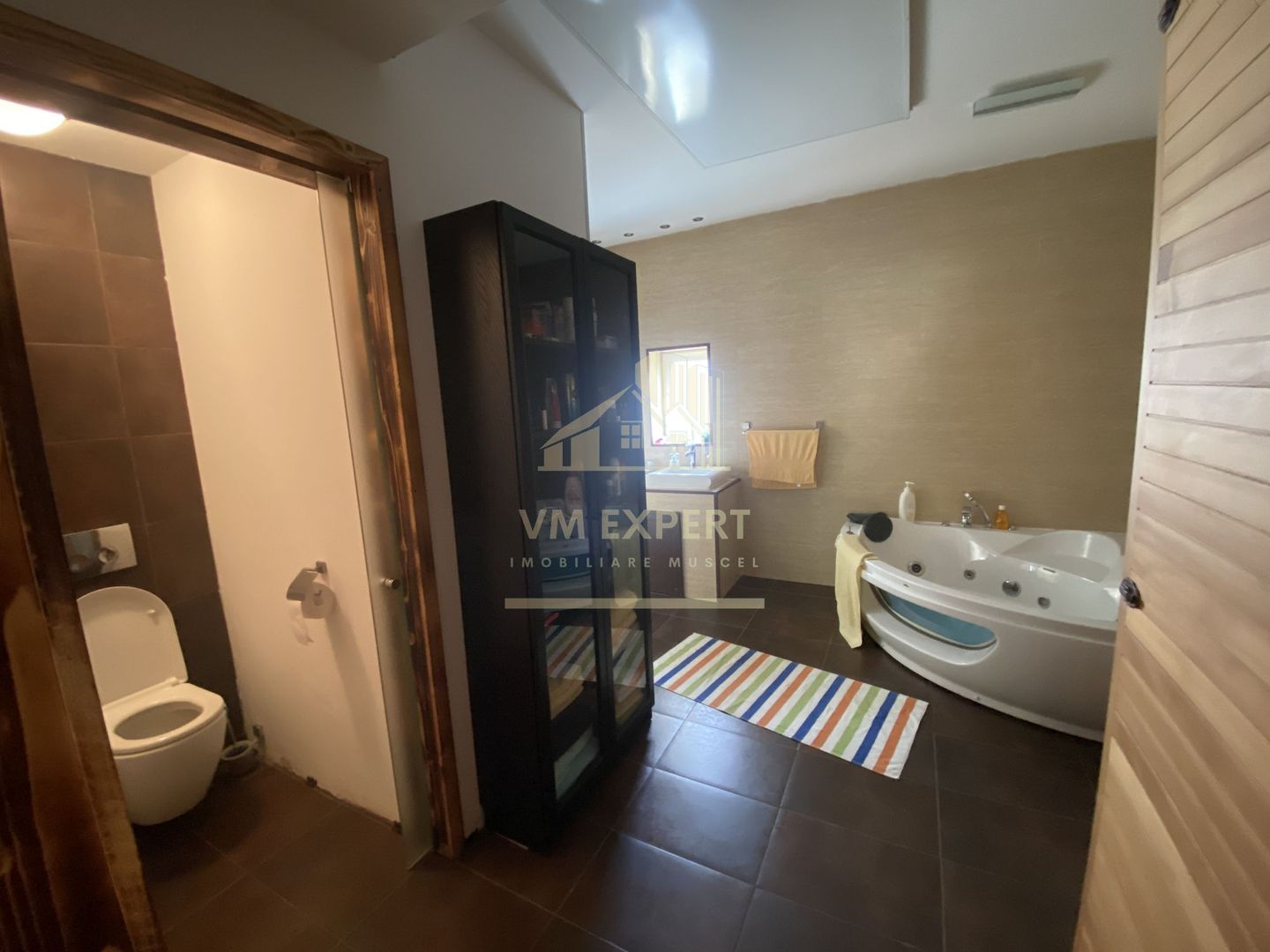 VILA CAMPULUNG, TEREN 4200 MP, PRET 259000 EURO - Poză 4