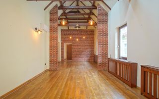 Casa de vanzare in centrul Brasovului - curte privata si pivnita - Poză 2