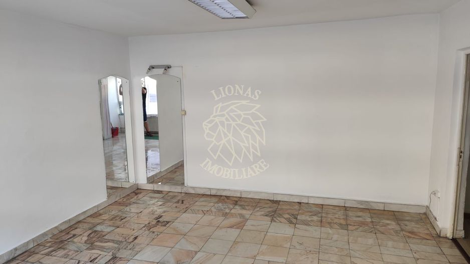 Spatiu comercial 40 mp la strada-ideal magazin, salon, florarie-Han - Poză 2
