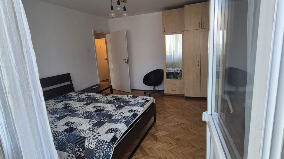 Apartament 2 camere. Decomandat. La 3 min. de metrou Eroii Revolutiei. - Poză 2