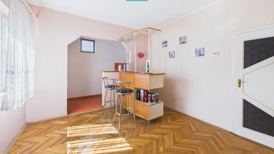 Casă cu 7 camere, ideală pentru familie, Grădiște - Poză 10