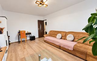 Apartament 3 camere, 2 bai, decomandat, Cetate, zona Liceului Sportiv - Poză 3