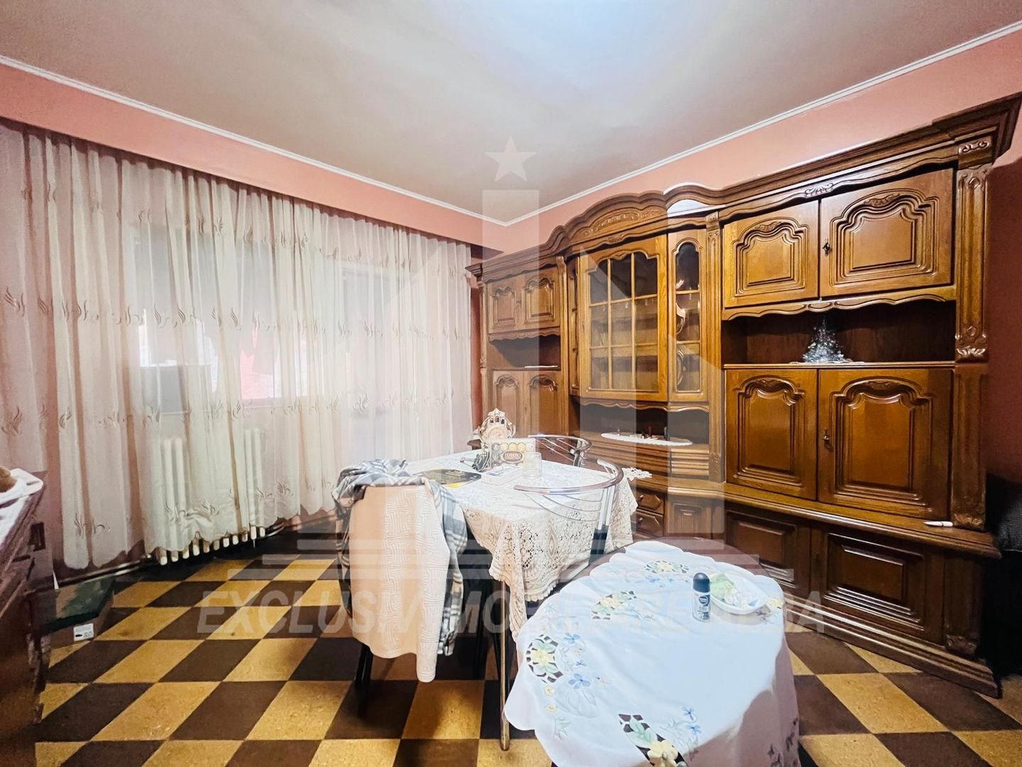 Apartament 2 camere, decomandat, etaj intermediar - Poză 3