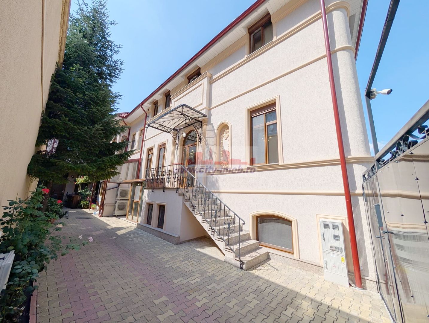 Inchiriere casa 5 camere,  Piața Victoriei,  Renovata 2025 - Poză 1