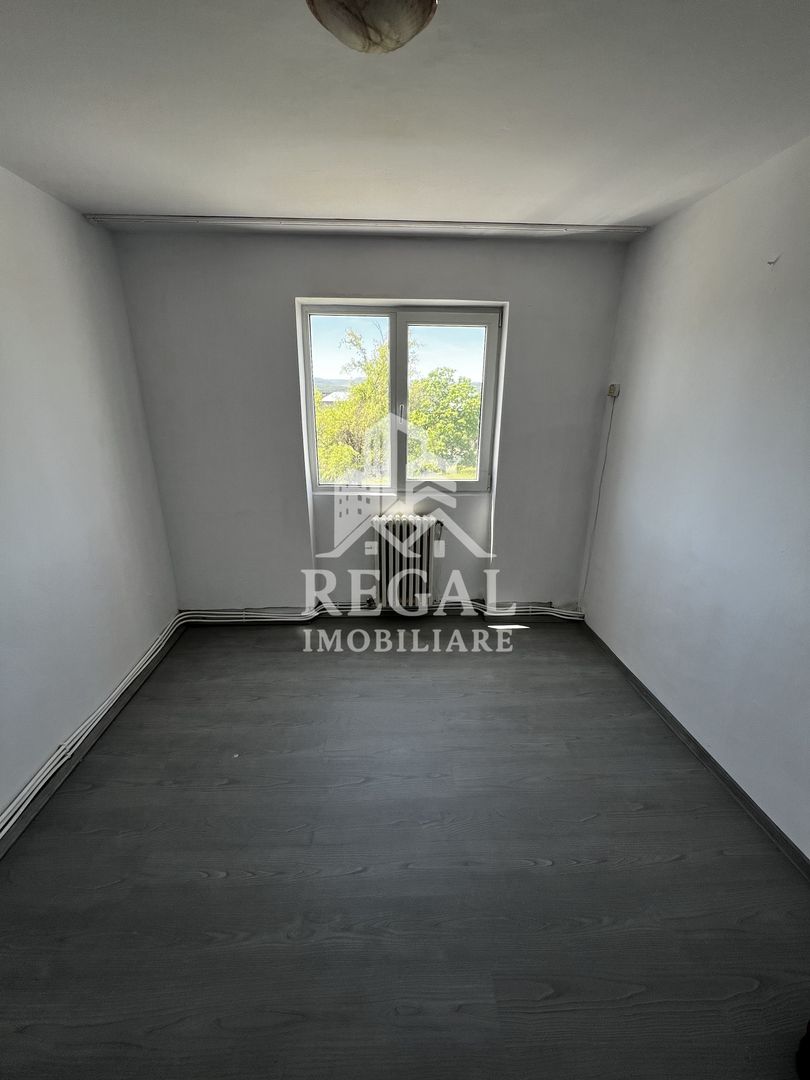 Apartament 2 camere decomandat – Micro 7 | Etaj 2 | Balcon | Panoramă - Poză 1