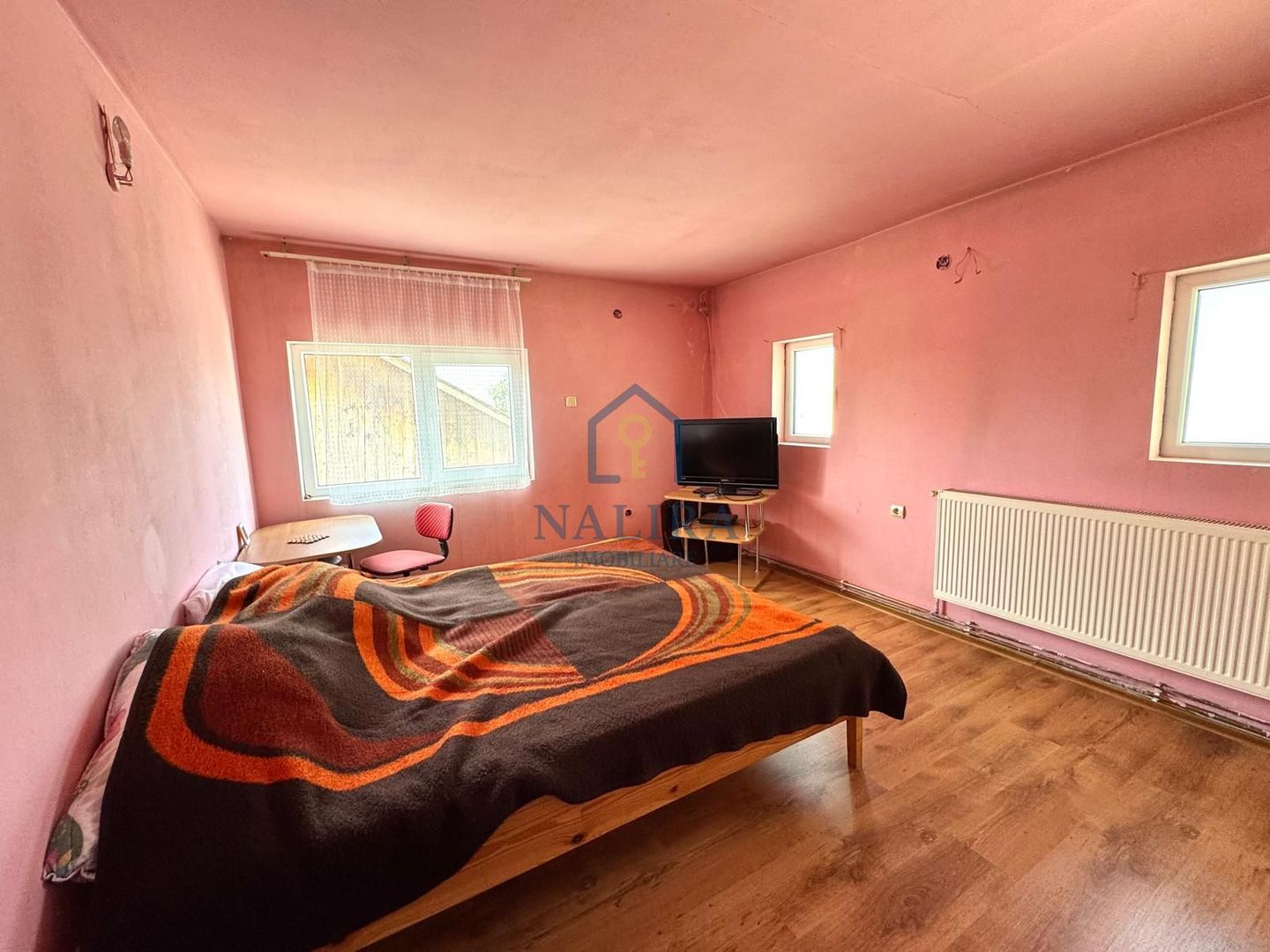 Casa spatioasa cu zona amenajata pentru ferma Cicarlau - Poză 16