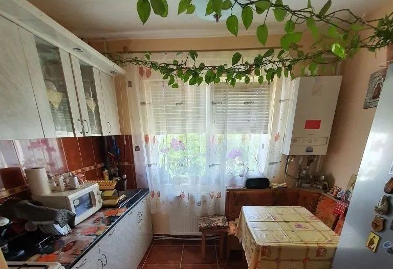 Ag EUROPA vinde ap. 4 cam. in Micro 16 la etajul 3 FINISAT si MOBILAT. - Poză 6