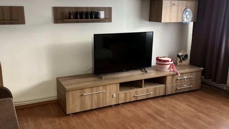 Inel 2- scoala 39-Apartament cu 3 camere - Poză 2