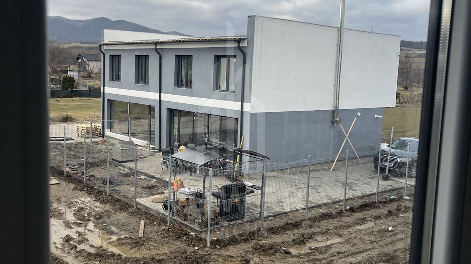 /// Casa de vanzare la intrare in Rasinari! /// - Poză 18