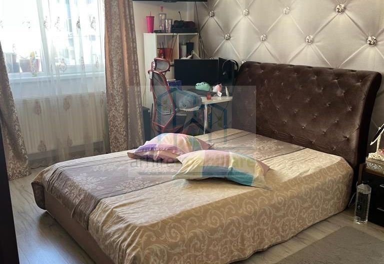 Apartament 3 camere decomandat et 1/4 2 bai loc de parcare inclus in pret - Poză 6