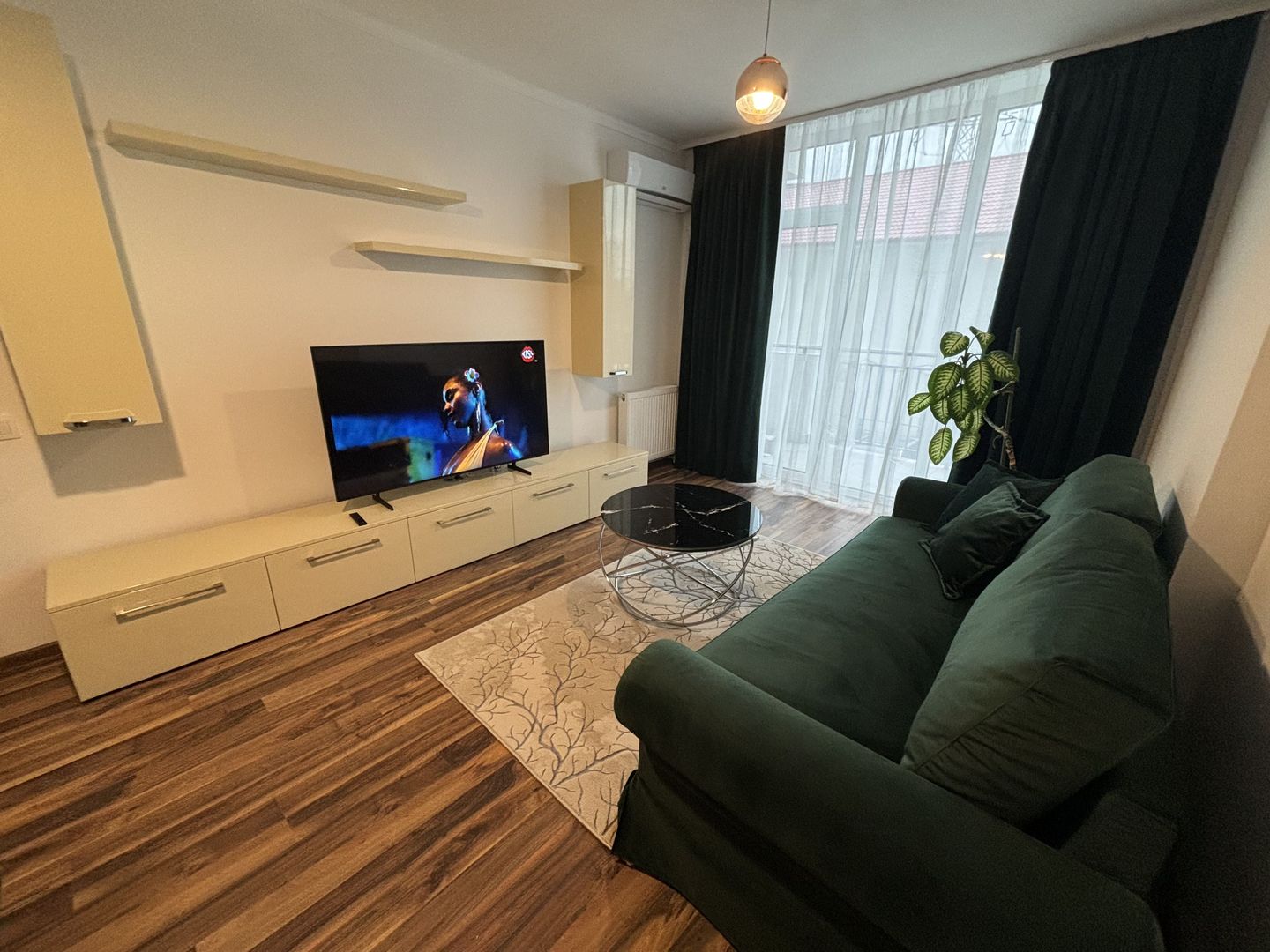 Mobilat si utilat cu loc de parcare subteran la City of Mara - Poză 1