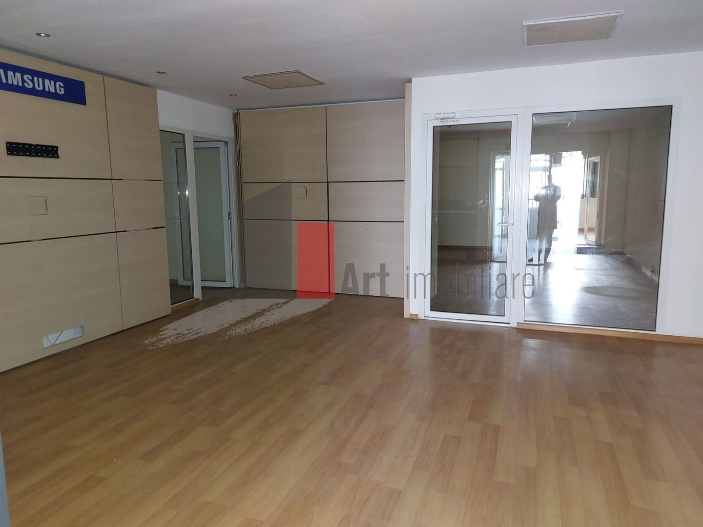 Spatiul industrial "LOKAL" pentru depozitare/productie, in incinta APACA - Poză 1