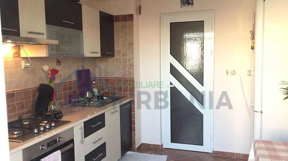 Apartament de vânzare, 2 camere, etaj 3/4, mobilat, centrală, tâmplărie nouă, rulouri exterioare, Iași - Poză 1