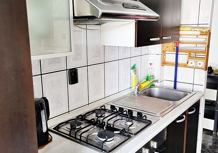 Codlea, apartament 2 camere decomandat, etaj 1, mobilat, 75000 euro - Poză 13