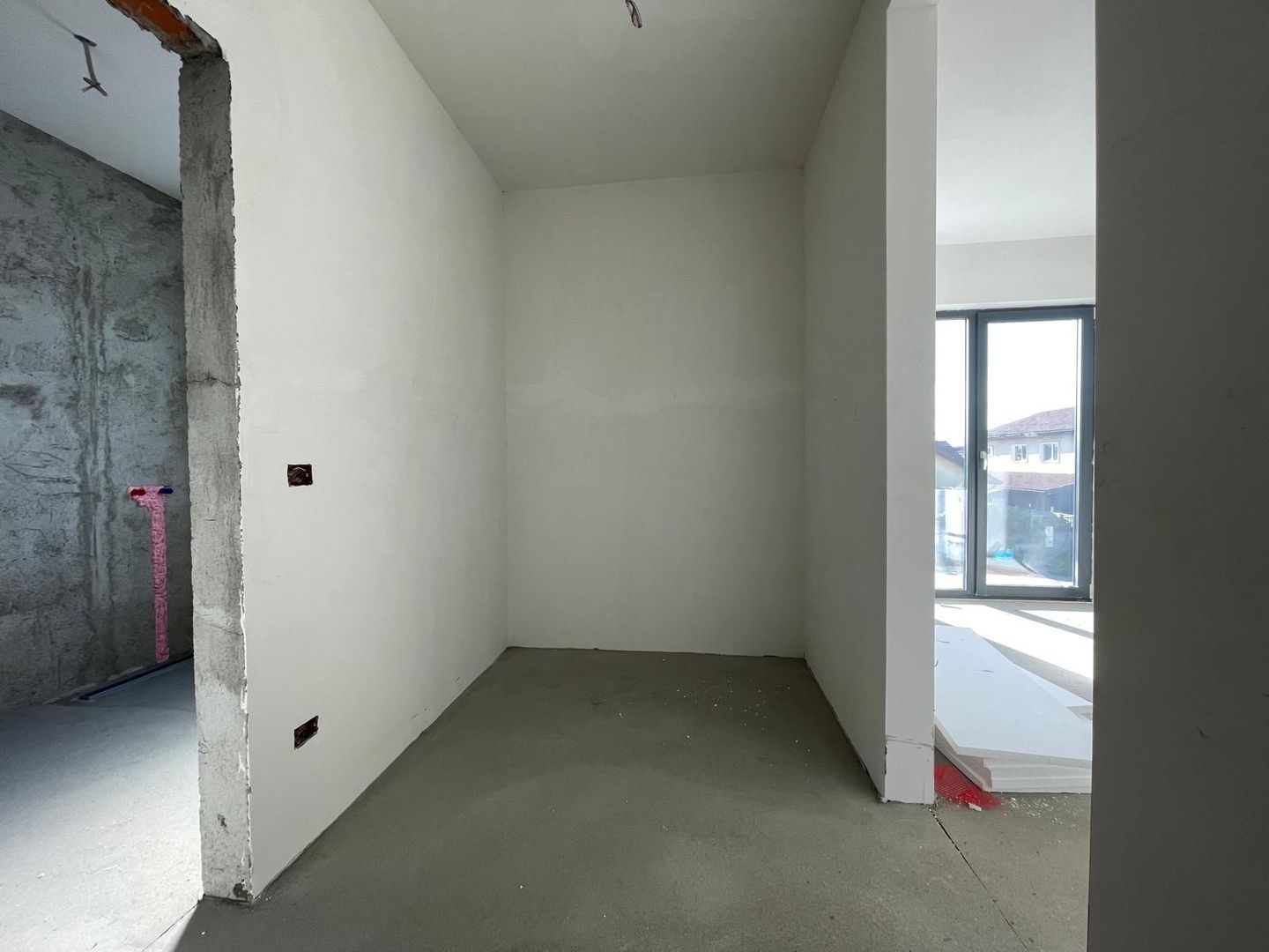 Duplex despartit prin camera tehnica - 5 camere - Mosnita - Poză 10