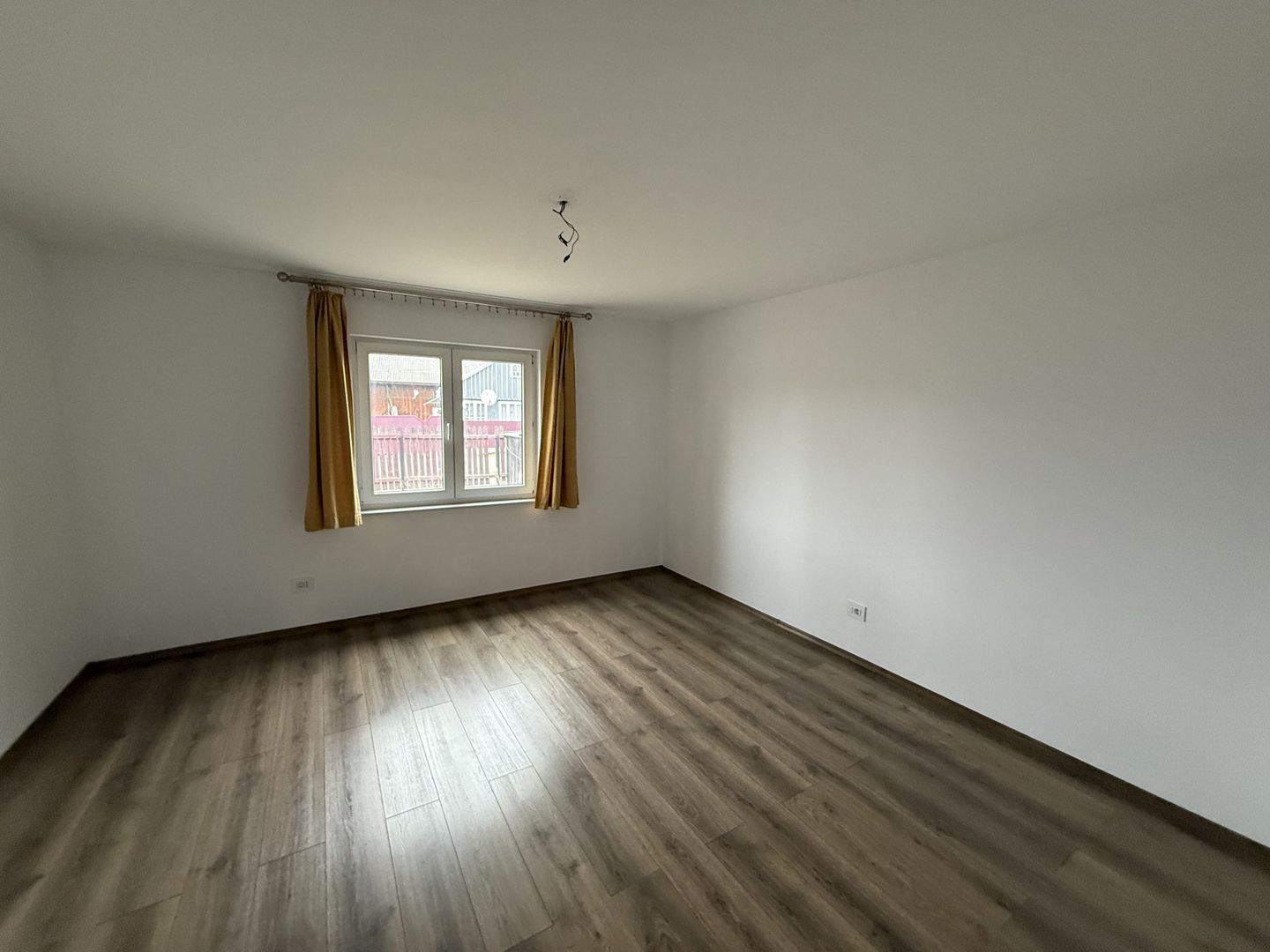 Casă de vânzare | Dornești | Zonă centrală - Poză 8