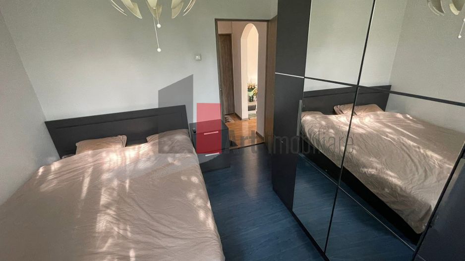 Apartament cu 3 camere în Zona 1Decembrie - Poză 12