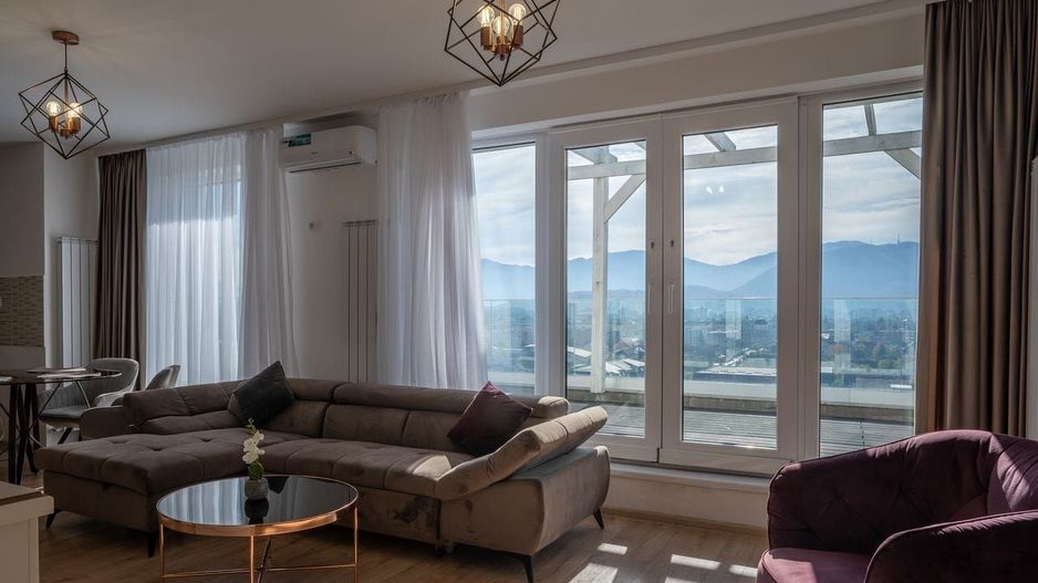 De inchiriat penthouse zona Tractorul, Coresi - Poză 2