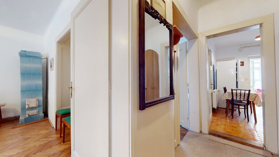 Apartament in casa si garaj in zona spitalul militar-Brasov - Poză 7