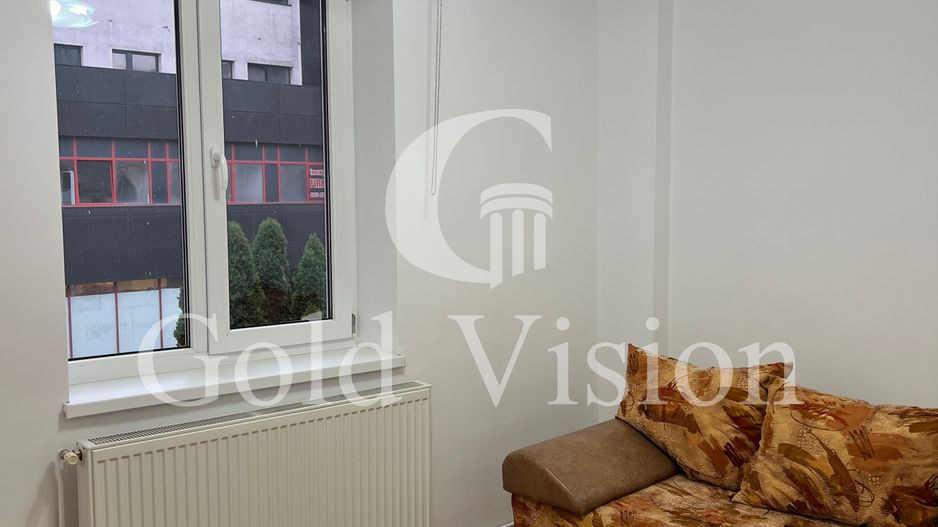 Apartament cu 4 camere, decomandat, 80 mp utili, zonă centrală - Poză 4