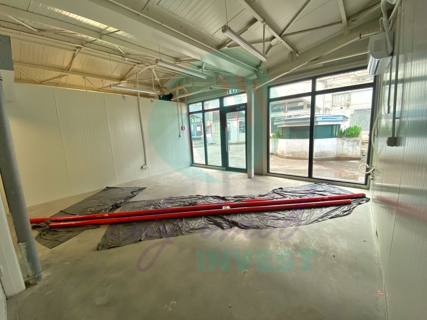 Spatii comerciale de inchiriat, Piata Delfinului - Poză 1