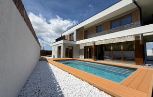 Casa unifamiliara de 170mp, teren 550mp, piscina, garaj, Sannicoara