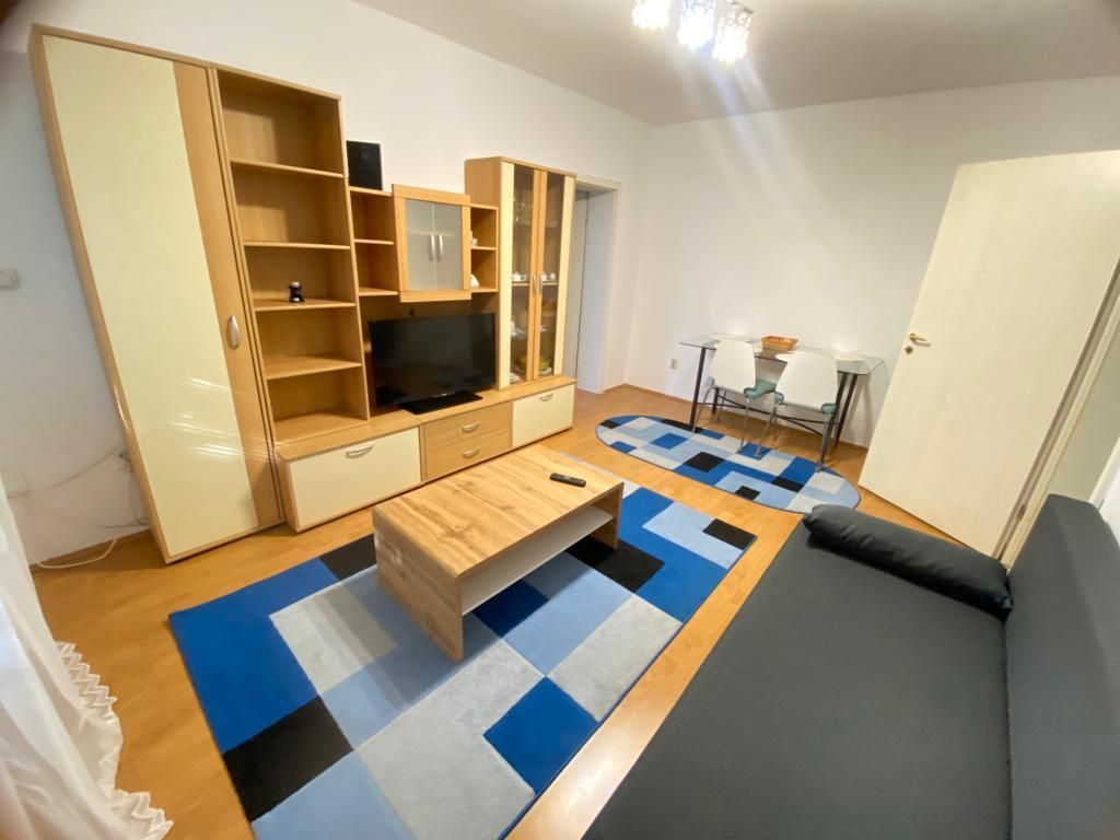 3 camere confort 1 etaj 3 zona Medicina CENTRALA PROPRIE - Poză 2