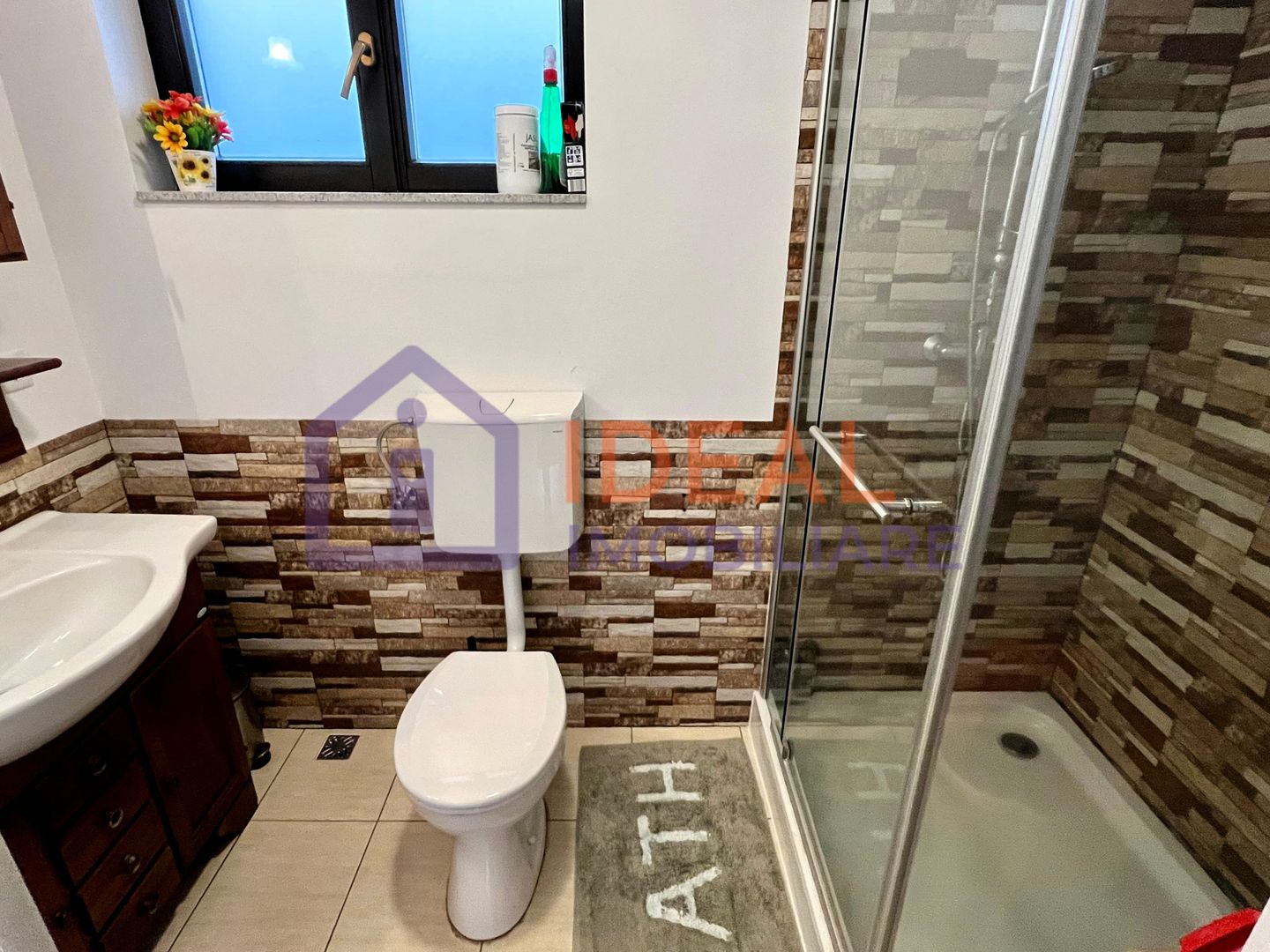 Casă individuală cu 5 camere și curte proprie - în Cisnădioara - Poză 14