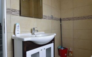 Casa cuplata cu 6 camere si curte in cartierul Intre lacuri. - Poză 16