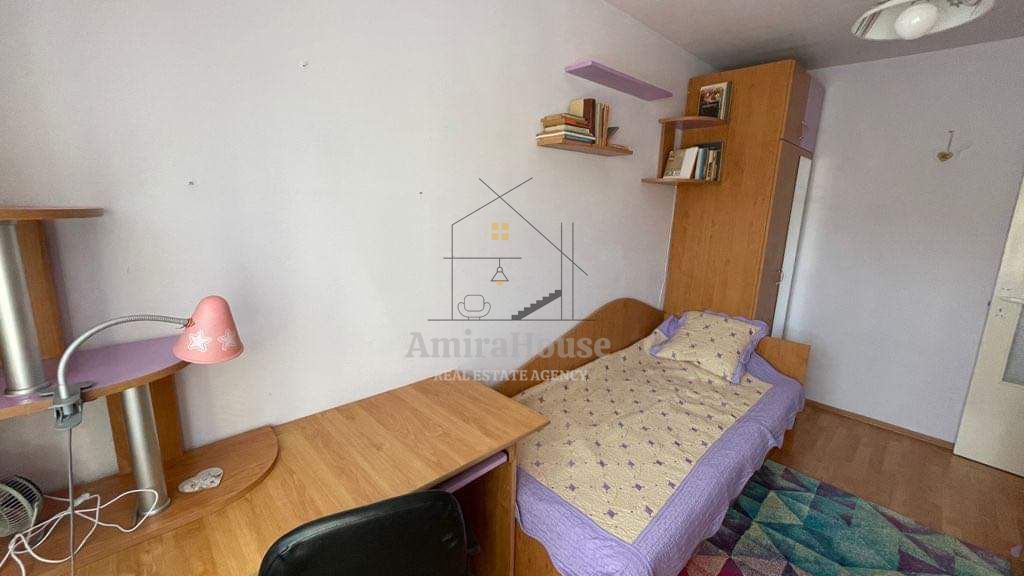 Apartament 3 camere etaj 1 zona strazii Bucegi - Poză 4